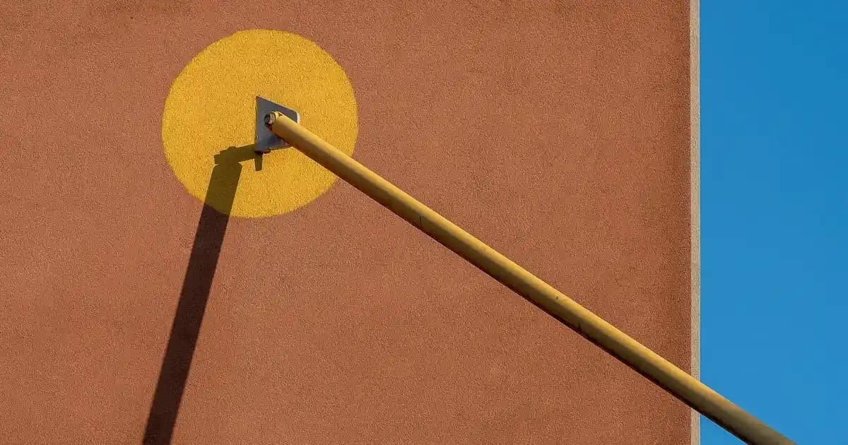 Turuncu Plastik ve Dekorasyon: Renk ve Malzemenin Modern Kullanımı ve Uygulamaları