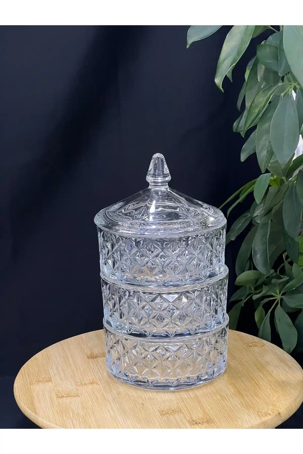 Üç Katlı Şekerliklerin Dekorasyondaki Yeri ve Estetik Fonksiyonellik İpuçları