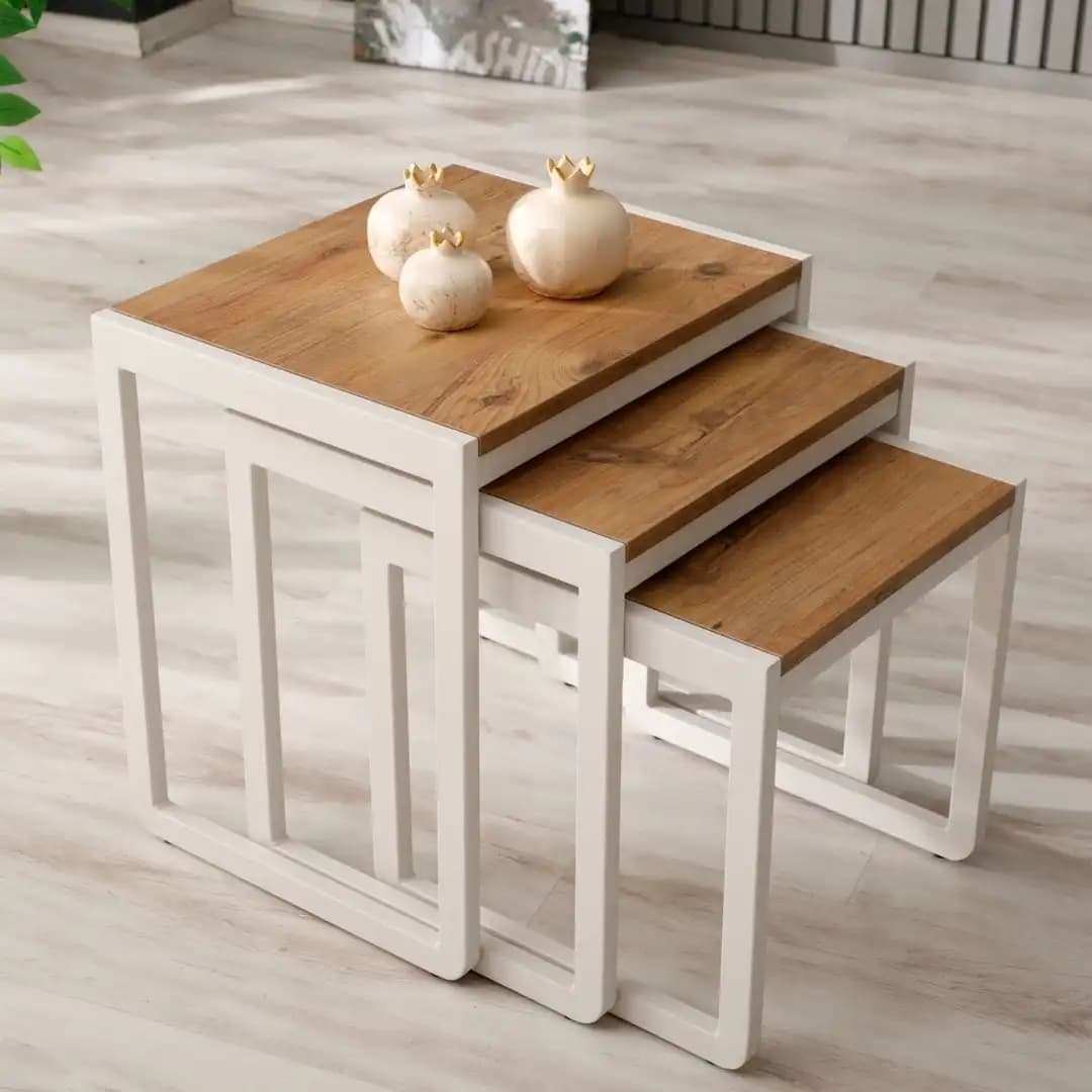Üçlü Zigon Sehpa ile Modern Dekorasyonda Şıklık ve Çok Yönlülük Sağlama