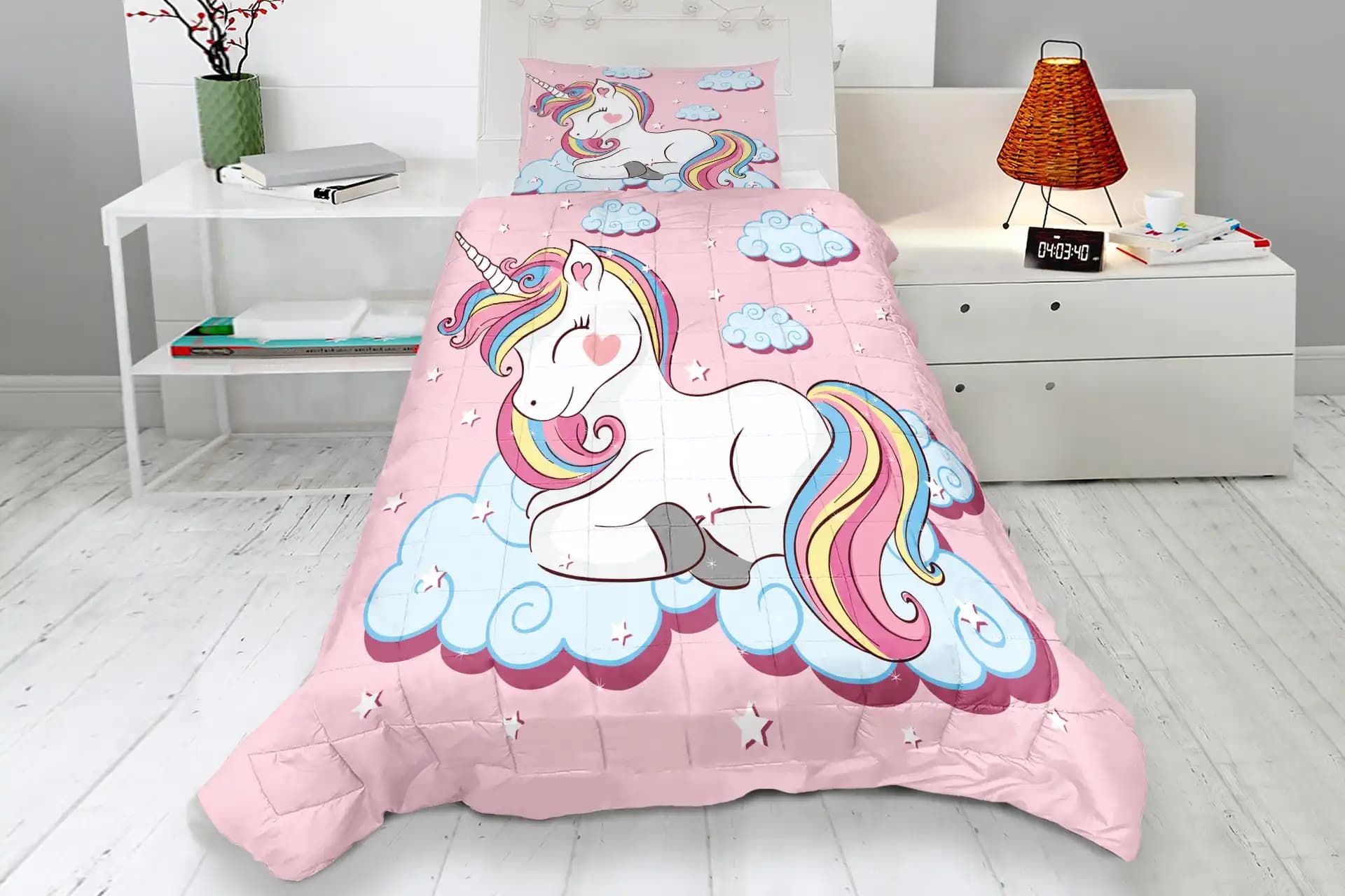 Unicorn yatak örtüleri ile odanıza masalsı ve eğlenceli atmosfer katın