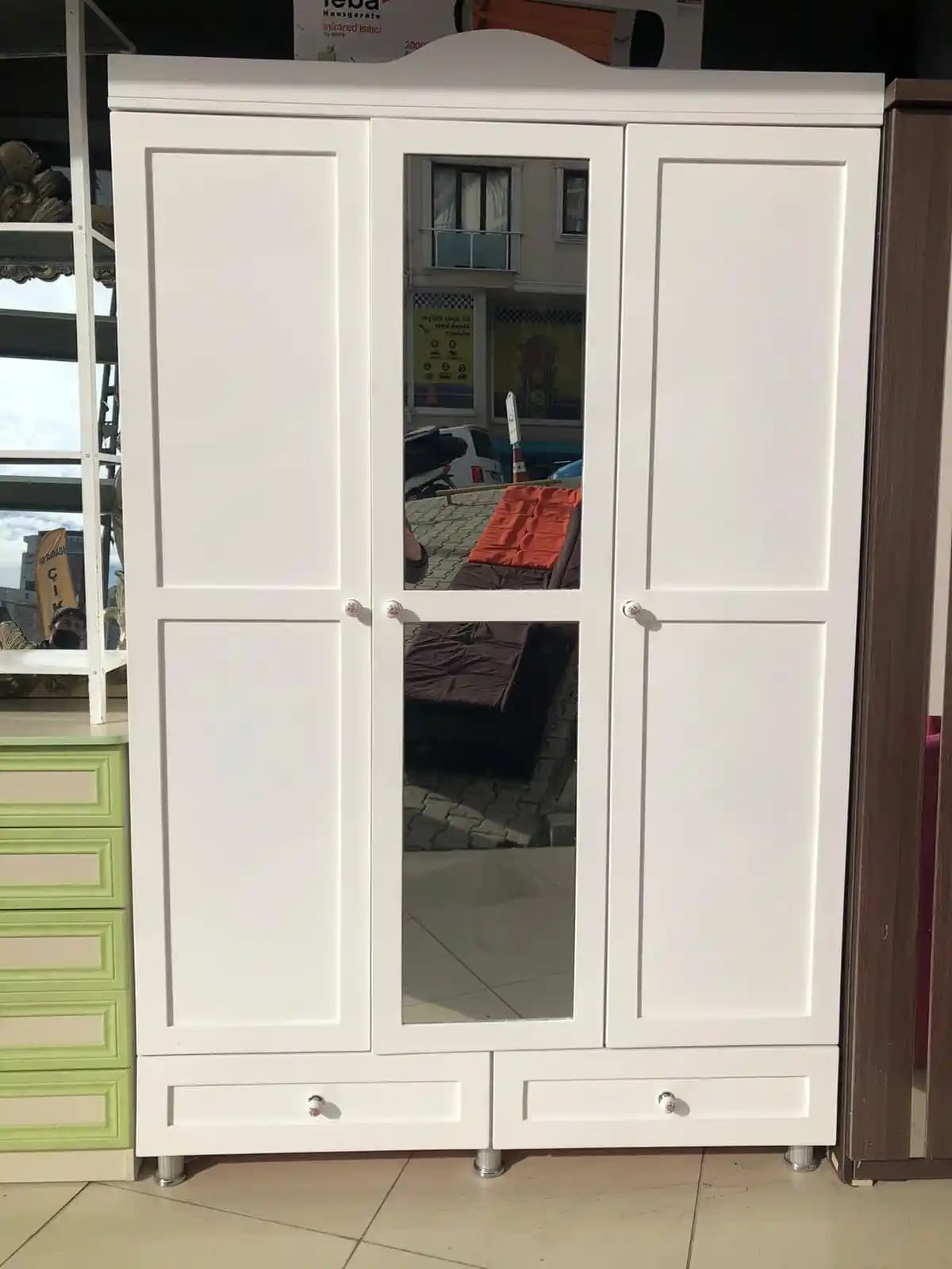 Uzun Gardrop Kulplarının Dekorasyonda Estetik ve Fonksiyonellik Katkısı