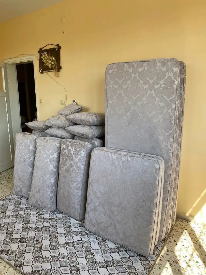 Van İkinci El Minder Yastıklar Dekorasyonda Ekonomik ve Şık Çözümler Sunar