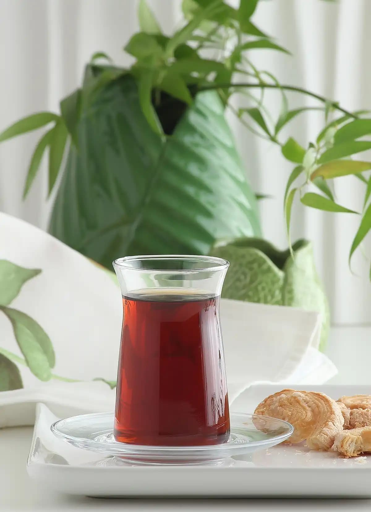 Vera Çay Setleri ile Ev Dekorasyonunda Şıklık ve Fonksiyonellik Artırma Rehberi