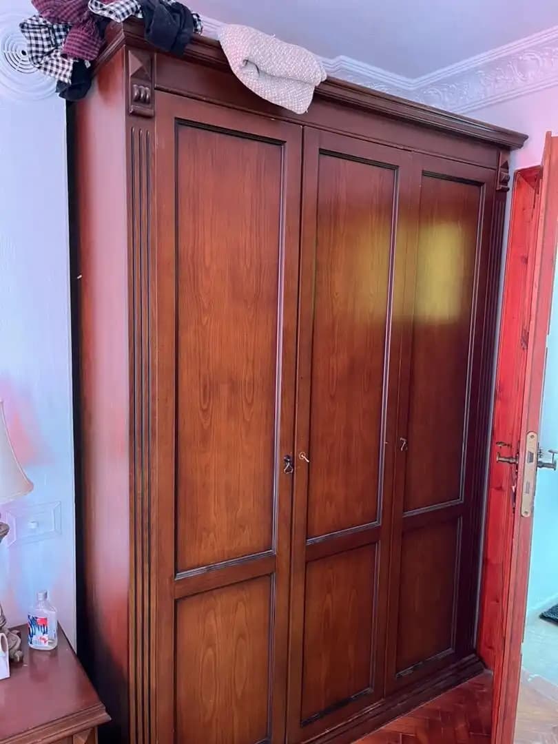 Vintage Gardrop Dekorasyonunda Zamansız Şıklık ve Estetik Öğeler