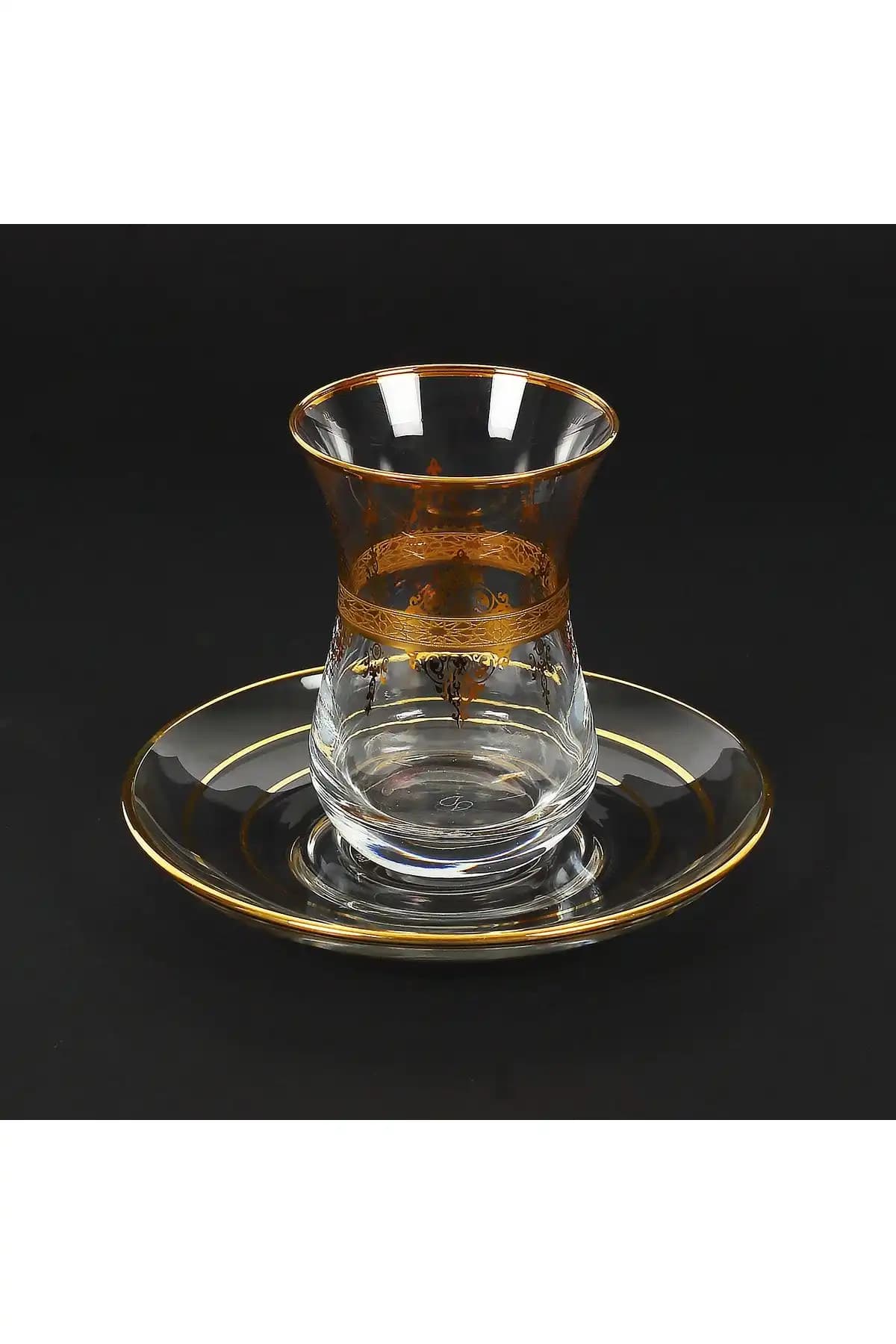 Yaldızlı Çay Bardağıyla Dekorasyonun Zarafet ve Şıklık Simgesi Olması