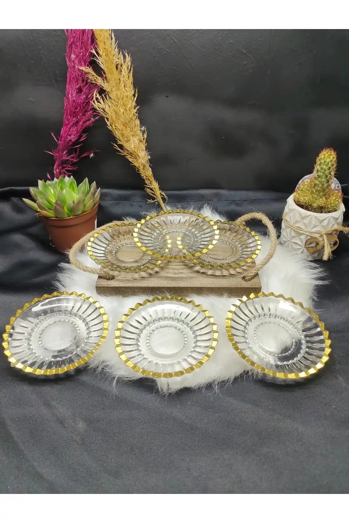 Yalızlı Çay Tabağı Dekorasyonda Zarafet ve Şıklık Sağlayan Detaylar