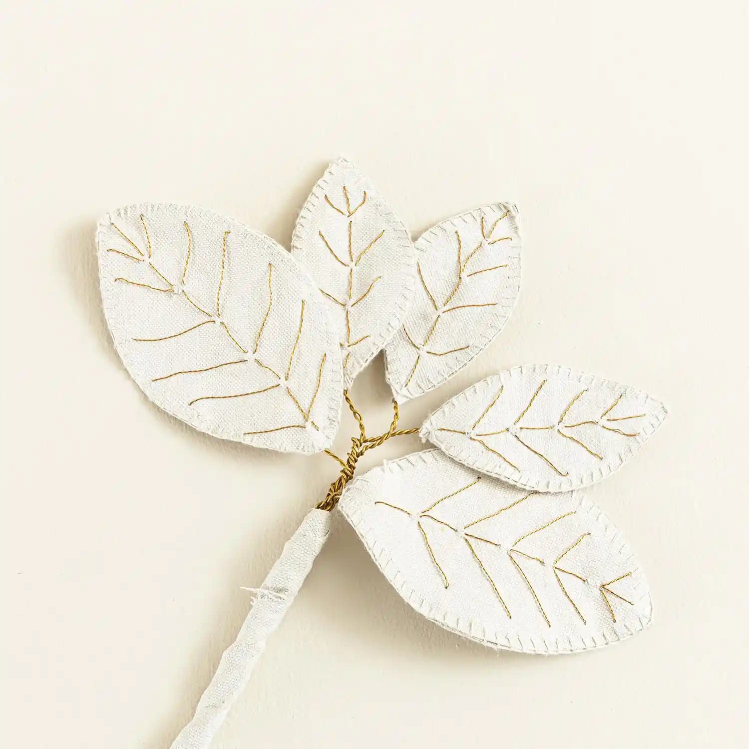 Yaprak Dekor Trendleri ve Doğal Estetikle Modern Mekanlar Yaratma Rehberi