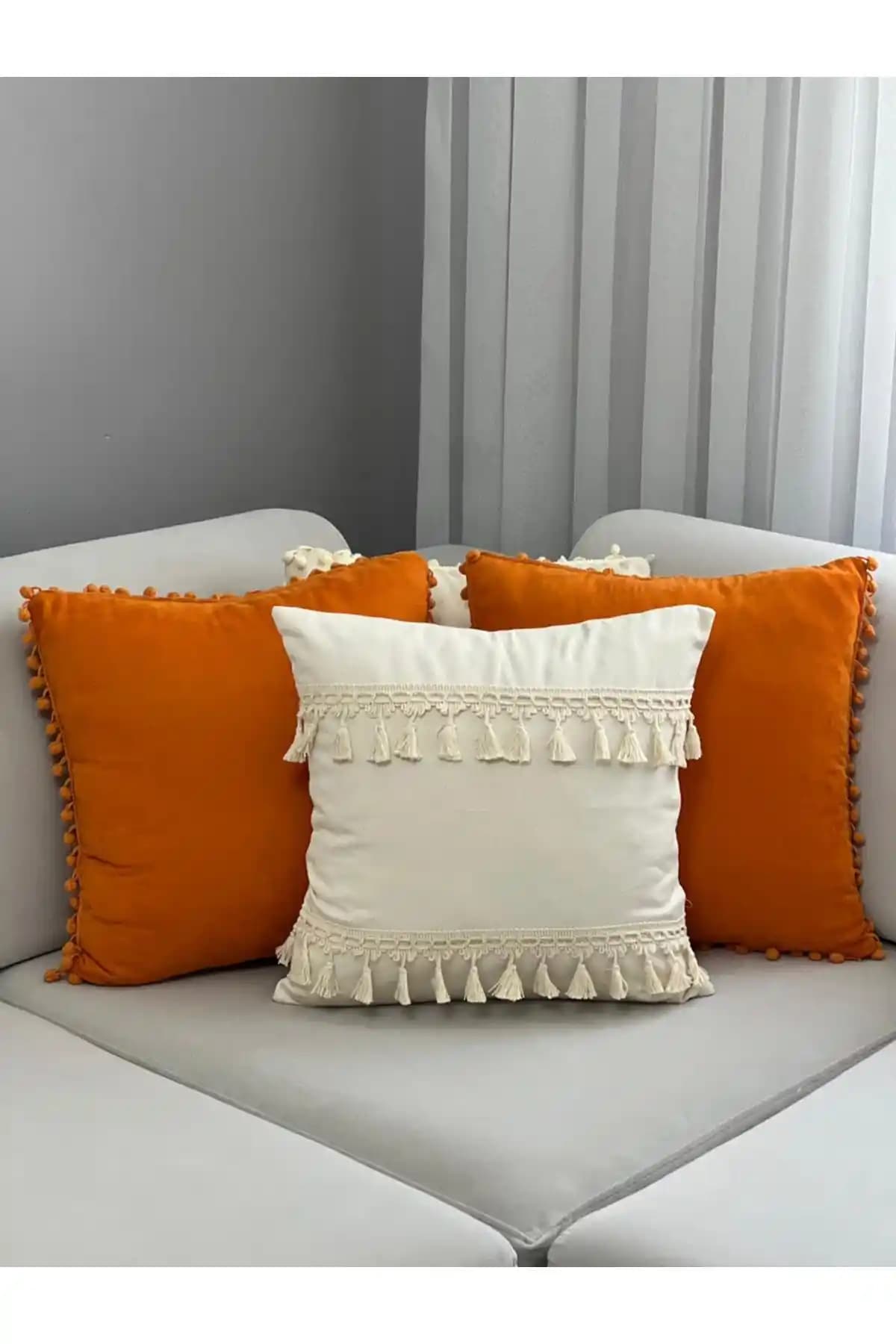 Yastık Kırlentleri ile Ev Dekorasyonunda Şıklık ve Konforu Artırma Yöntemleri