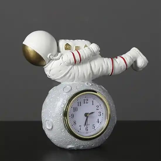 Yatak Odası Dekorasyonunda Süs Eşyaları ve Trendler 2025