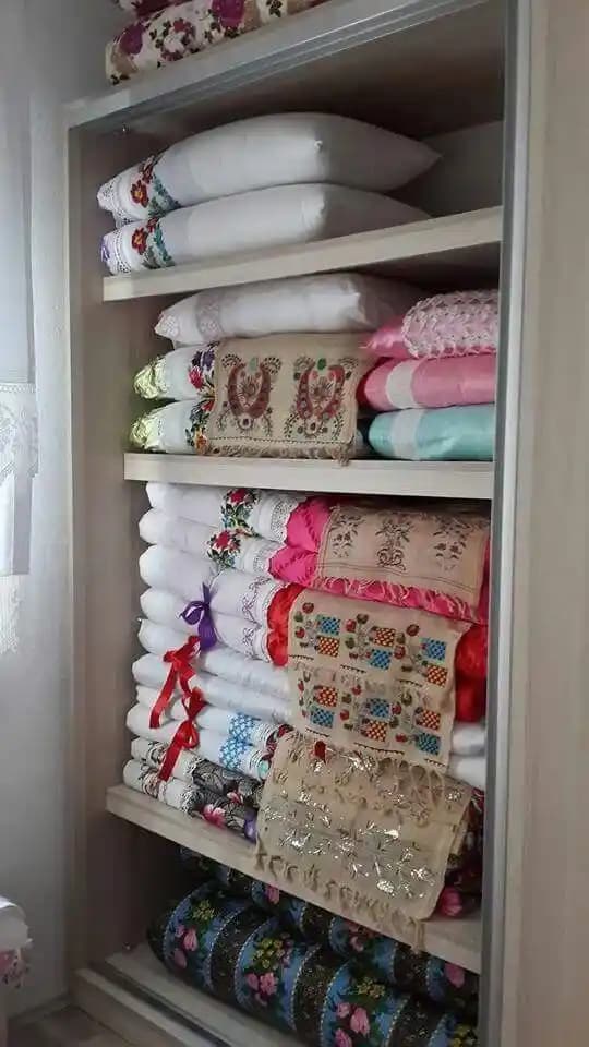 Yatak Odası Dolap İçi Düzenleme İpuçları ve Pratik Çözümler