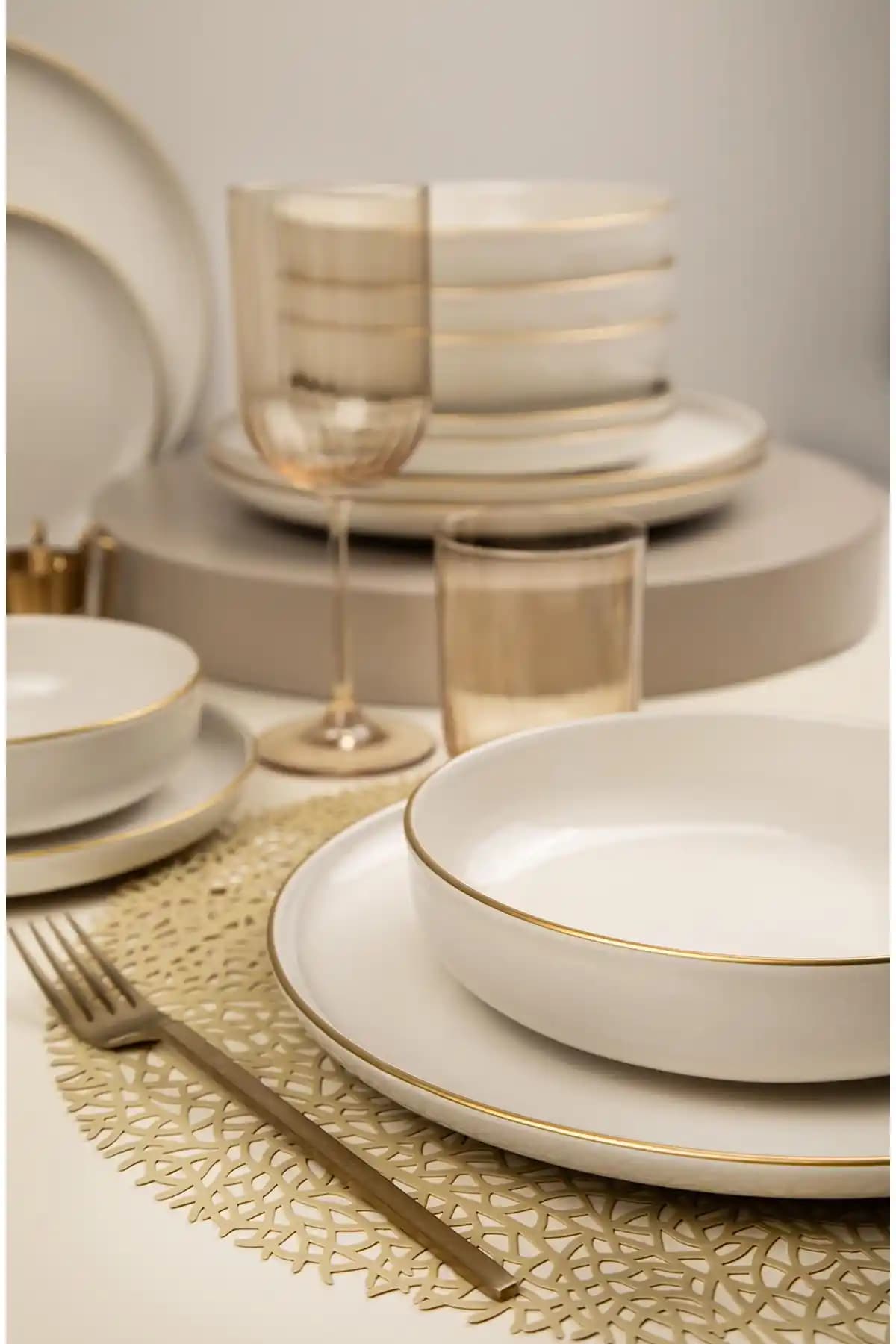 Yemek Takımı Seçerken Dikkat Edilmesi Gerekenler ve Dekorasyon Uyumu