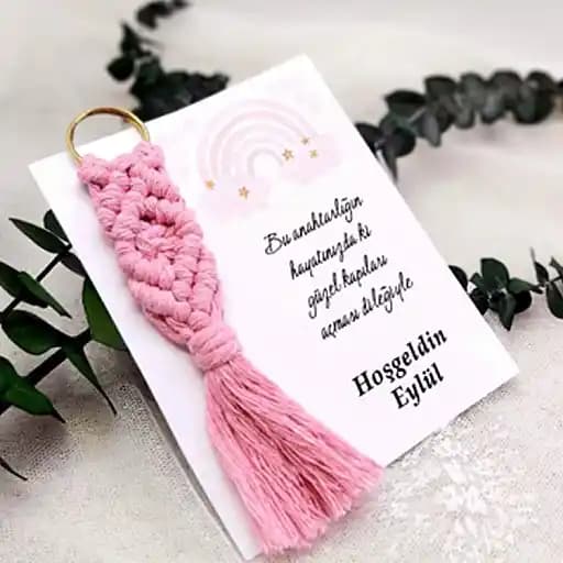 Yenidoğan Hediyelikleri ve Dekorasyon İpuçları: Anlamlı ve Şık Seçenekler