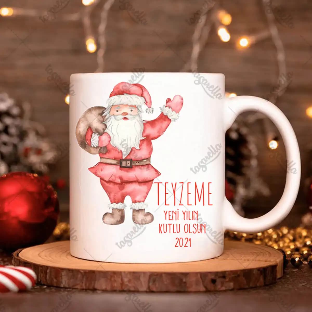 Yılbaşı Dekorasyonunda Noel Baba Bardaklarıyla Sıcak ve Şık Atmosfer Yaratın