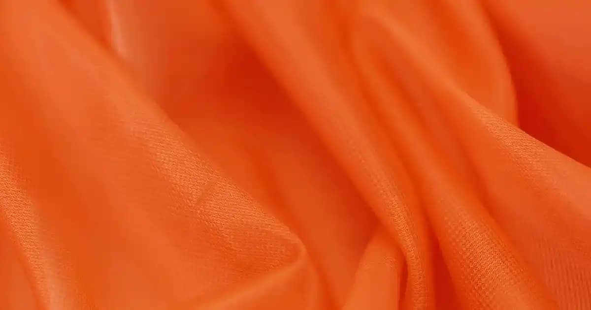 Zümrüt Yeşili Koltuklarla Dekorasyonunuzu Yenileyin ve Şıklığı Yakalayın