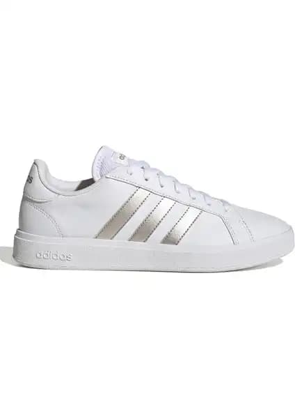 adidas Advantage Base 2.0 ve Grand Court Base 2 Kadın Spor Ayakkabıları Karşılaştırması 2