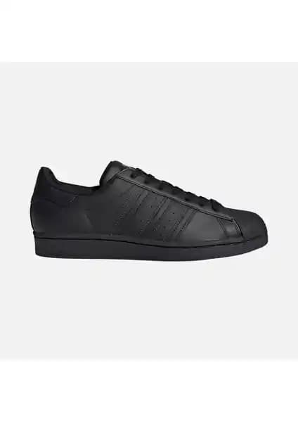 Adidas Originals Superstar EG4957 ve EG4959 Modellerinin Detaylı Karşılaştırması