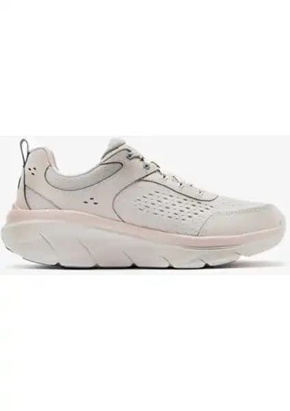 Skechers D'lux Walker 2.0 ve Muno-Kick It Kadın Spor Ayakkabıları Karşılaştırması 1