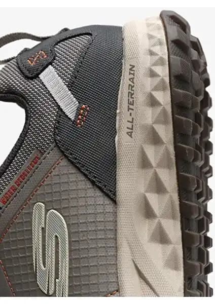 Skechers Escape Plan ve Hillcrest Erkek Yürüyüş Ayakkabıları Karşılaştırması 1