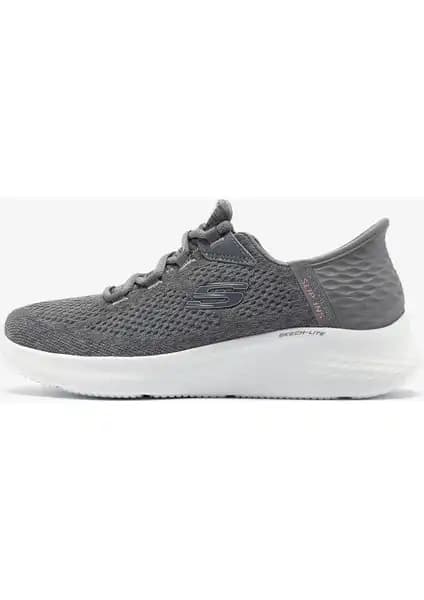 Skechers Skech Lite Pro ve Skechers Summits Kadın Spor Ayakkabıları Karşılaştırması 1