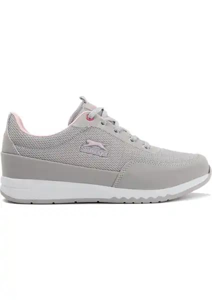 Slazenger Kadın Sneaker Karşılaştırması: ANGLE I ve OLEG I Modellerinin Detaylı Analizi 1