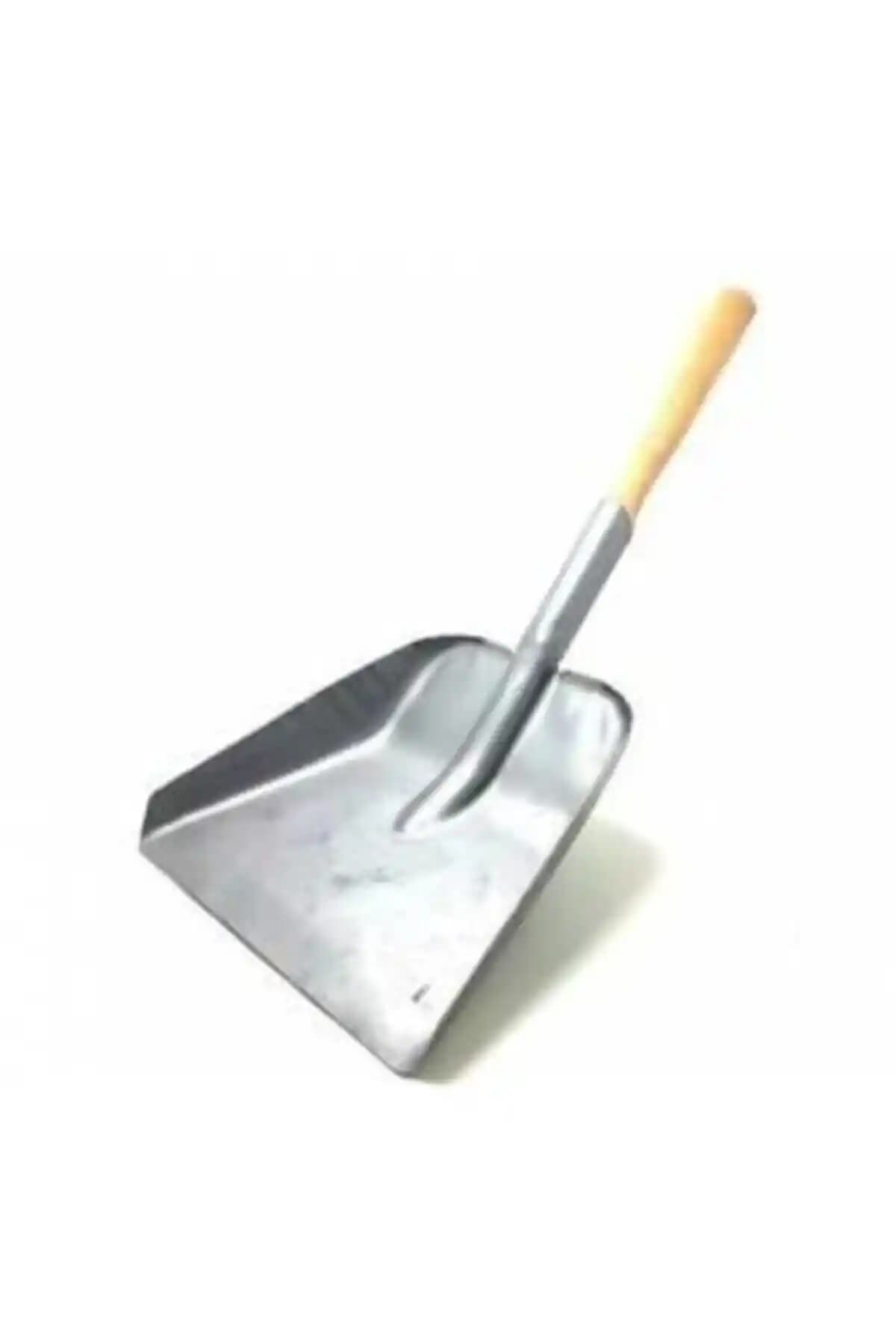 Geniş Metal Faraş Kürek ve Plastik Kar Küreği Karşılaştırması