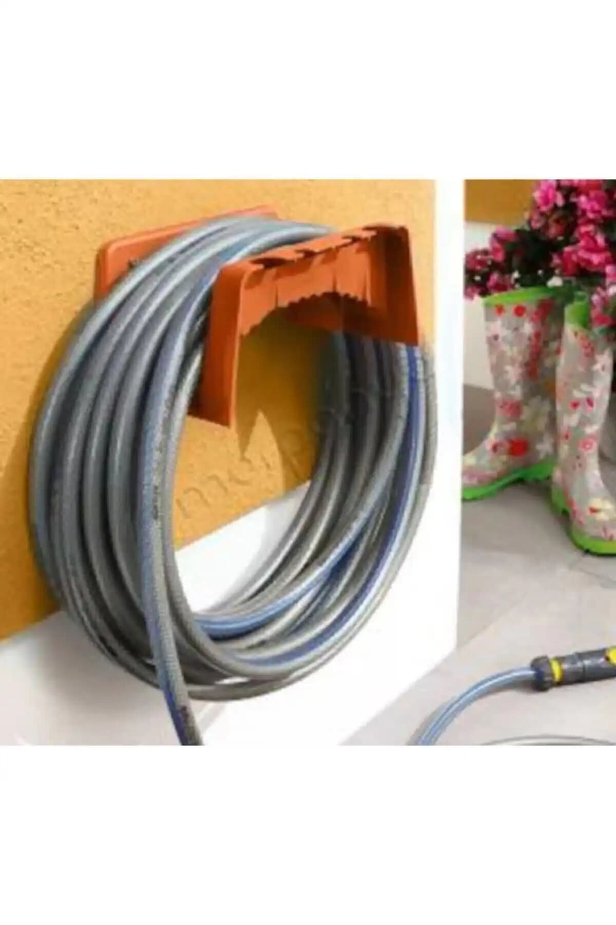 Hortum Askıları Karşılaştırması: Metal ve Plastik Seçeneklerin Özellikleri ve Kullanım İpuçları 1