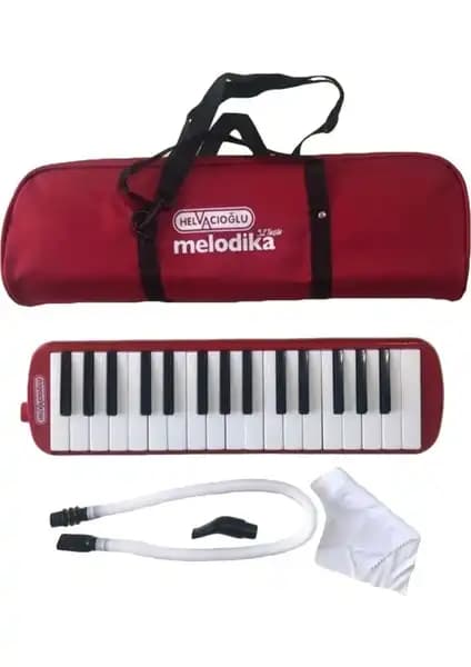 Melodika Karşılaştırması: Helvacıoğlu 32K 2032 ve Ticon 32 Tuşlu Çantalı Model Analizi 1