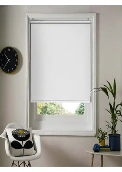 Beyazıt Tekstil Blackout Stor Perde ve NetworkAvm Krem Stor Güneşlik Perde Karşılaştırması