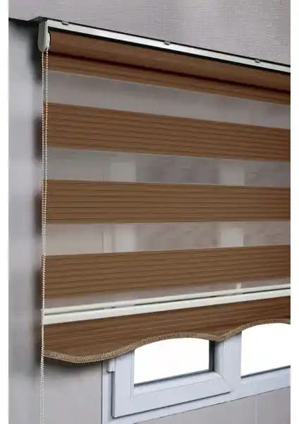 Bizden Perde Etekli Koyu Kahve ve Kum Beji Zebra Stor Perdelerin Detaylı Karşılaştırması