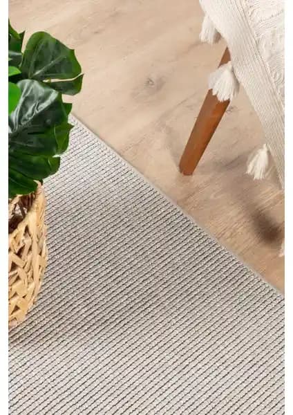 Konfor Halı Loopy 5553 ve Melaris Korya Yu<muş>ak Halı Karşılaştırması: Özellikler ve Kullanıcı Yorumları