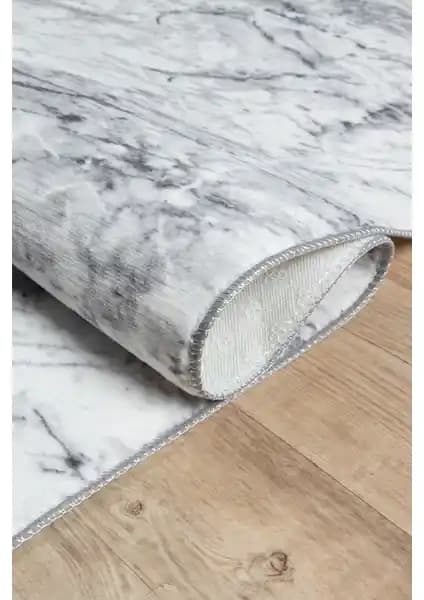 Valery Home ve West Home Yıkanabilir Kaymaz Tabanlı Halı Karşılaştırması