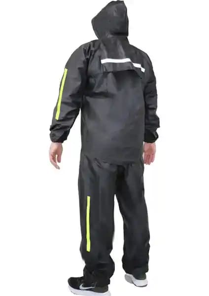 Yağmurluk Seçenekleri: Günlük ve Gece Sürüşleri İçin En İyi PVC Yağmurluklar