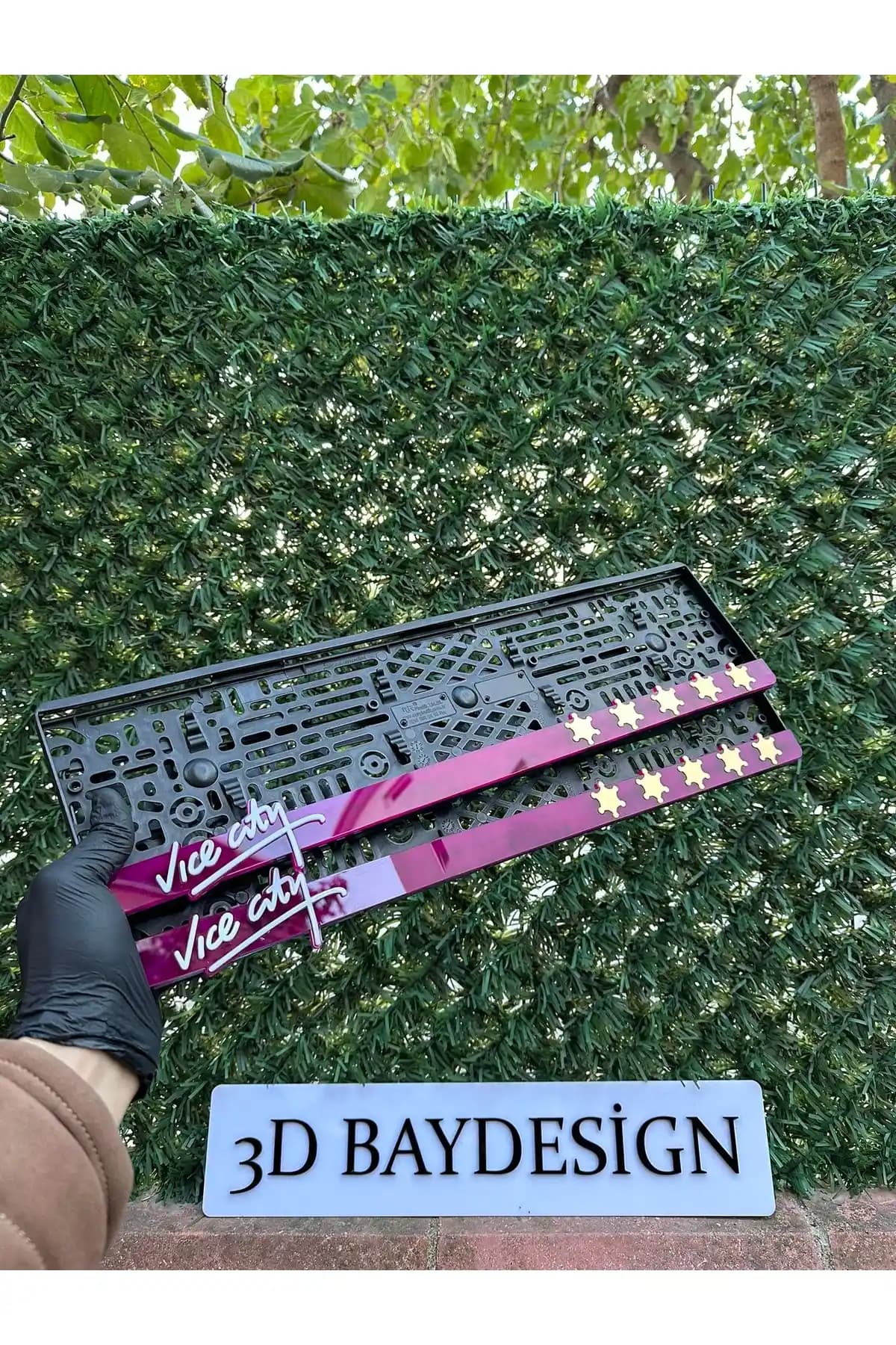 3DBayDesign GTA Vice City Temalı Pleksi Plakalıklar Dayanıklı ve Estetik Koleksiyon Parçası