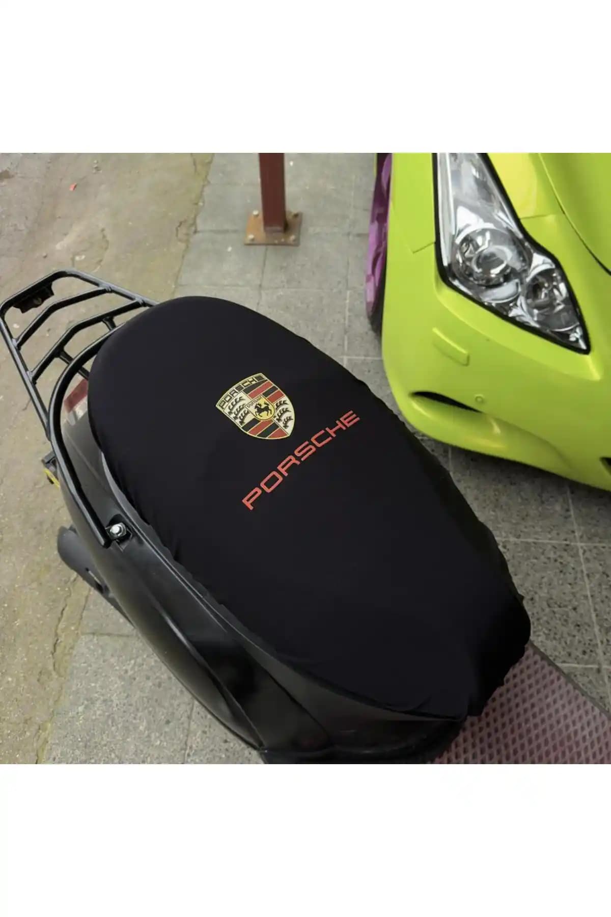 Cebecioto Porsche Siyah Desenli Penye Motosiklet Kılıfı: Şık ve Dayanıklı Koruma Çözümü