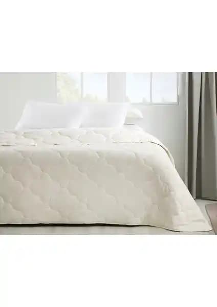English Home Comfy Pamuk Tek Kişilik Yorgan: Sıcaklık ve Şıklığın Bir Arada Sunumu