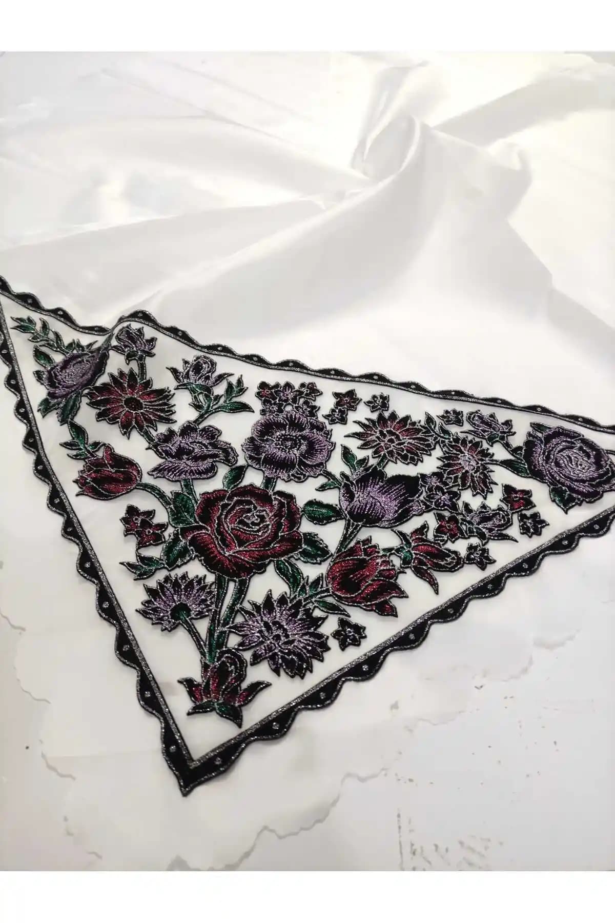 Fransız Güpürlü İşlemeli Pudra Renk Saten Çeyizlik ve Nişan Bohçası Özellikleri