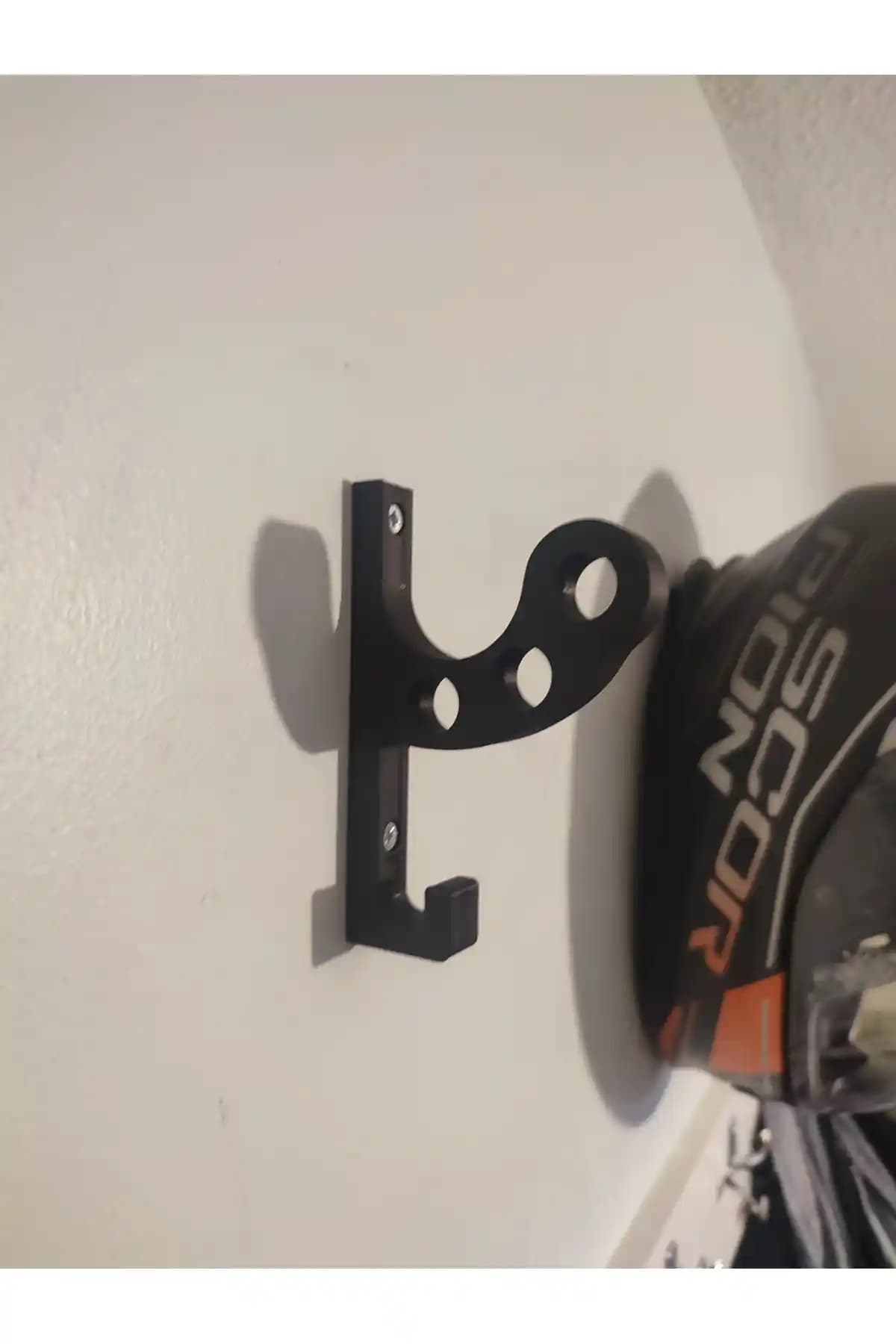 FRM Çok Yönlü Motosiklet, Bisiklet ve Scooter Kask Mont Duvar Askısı Ürün Özellikleri ve Kullanım İpuçları