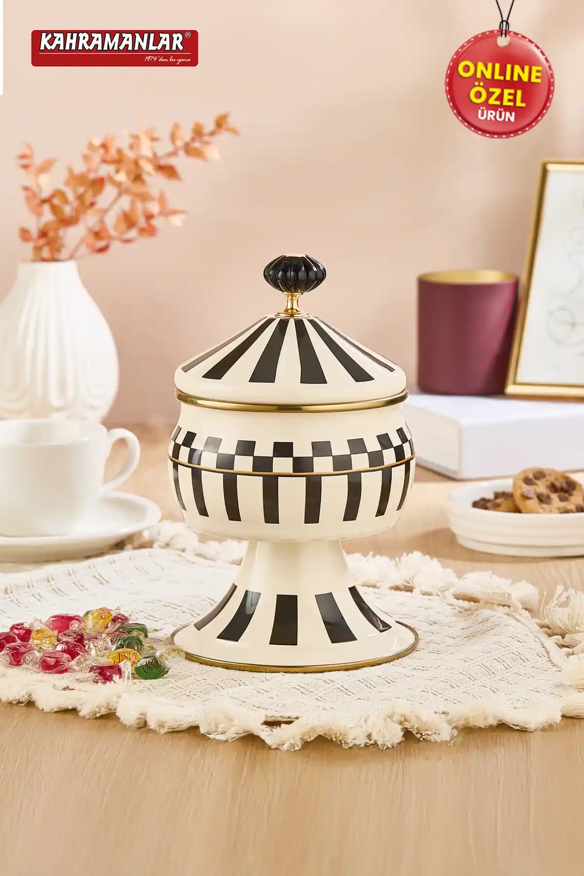 Kahramanlar Prime Cream Ayaklı Şekerlik: Şık ve Çok Yönlü Sunum Aracı