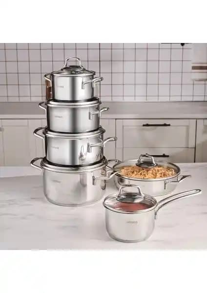 Karaca Olympia 12 Parça Çelik Tencere Seti ile Mutfakta Fonksiyonellik ve Estetik