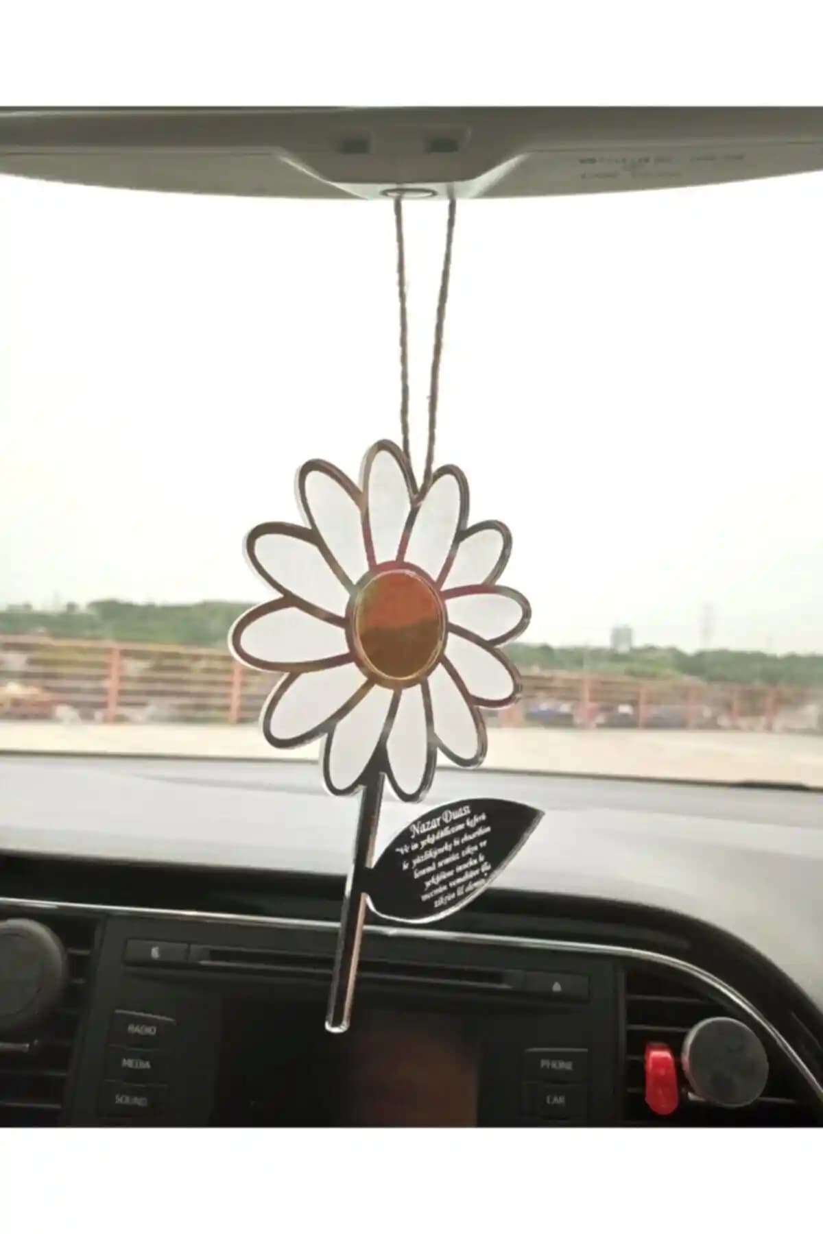 Türkiye Menşeli Papatya Nazar Duası Dikiz Aynası Süsü ile Aracınıza Estetik ve Koruma Katın