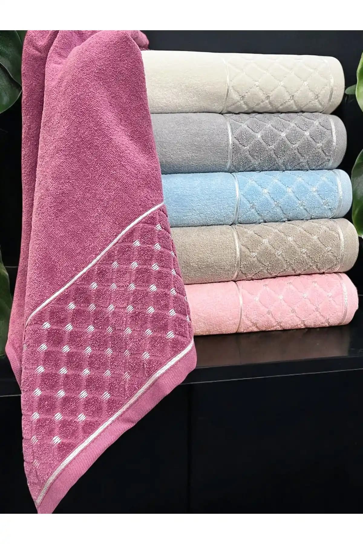 AYHANHOME ve Zeynep Tekstil Havlu Setleri Karşılaştırması Ürün Özellikleri ve Kullanıcı Yorumları