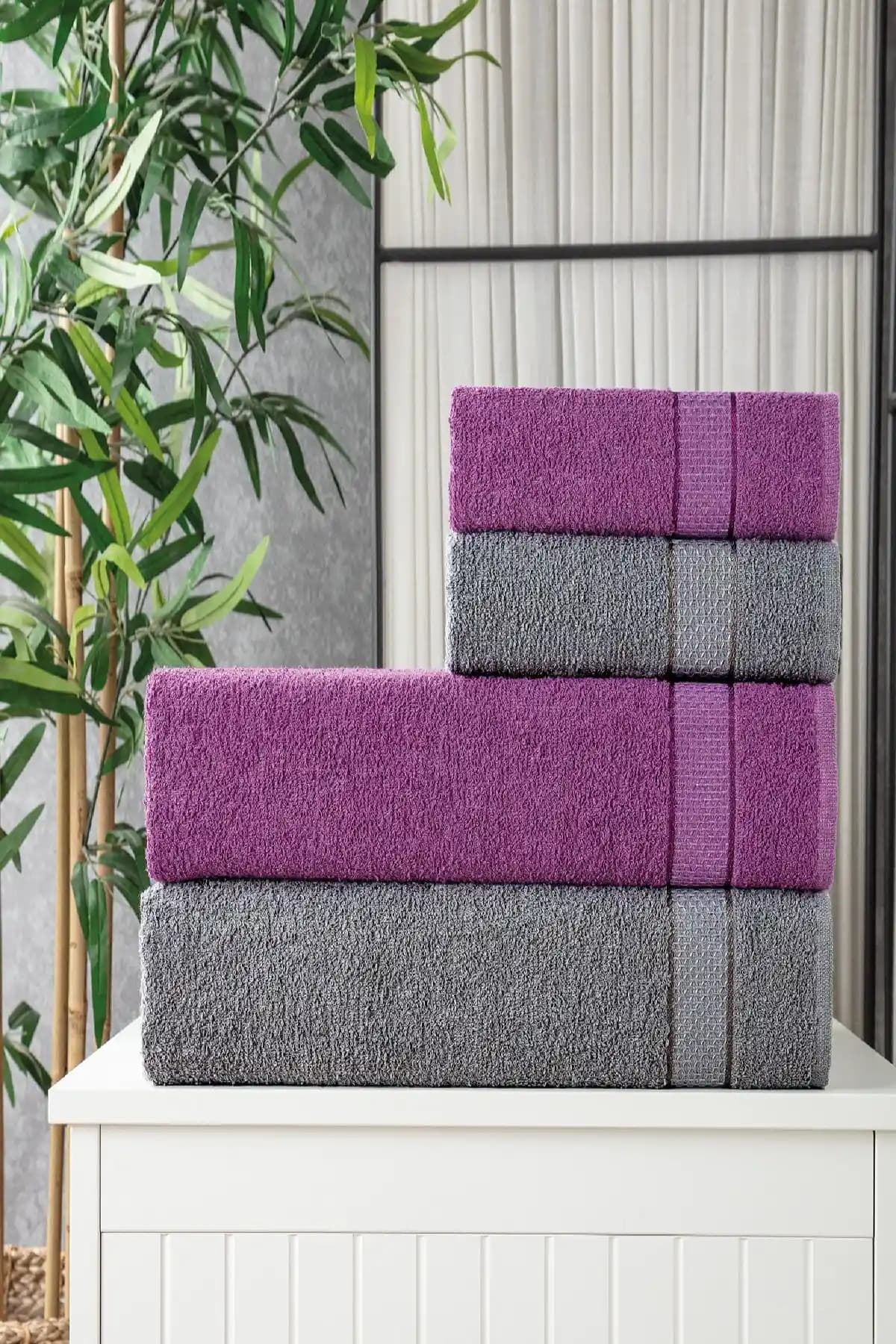 Banyo Havlu Takımı Karşılaştırması: Pamira DREAM ve Sarina Pırlanta Ürünleri Analizi