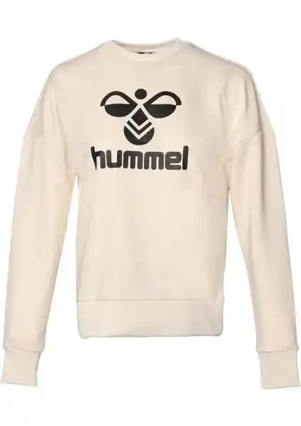 Hummel Helsinge Kadın Sweatshirt: Şıklık ve Konforu Bir Arada Sunan Modern Tasarım