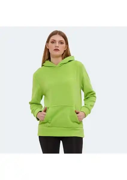 Kadın Polar Giyim Ürünleri: Şıklık ve Konforu Bir Arada Sunan Modern Tasarımlar