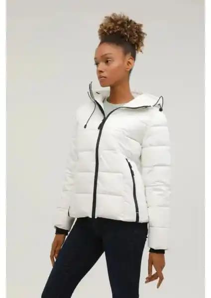 Lumberjack Kadın Montu: Şık ve Fonksiyonel Kış Giyim Seçeneği