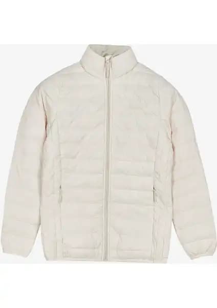 Skechers W Turtle Neck Essential Kadın Montu: Şık ve Konforlu Kış Giyim Seçeneği