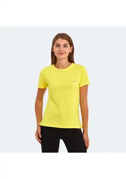 Slazenger Korneli I Kadın Sarı Tişört Modern ve Rahat Yaz Giyim Seçeneği