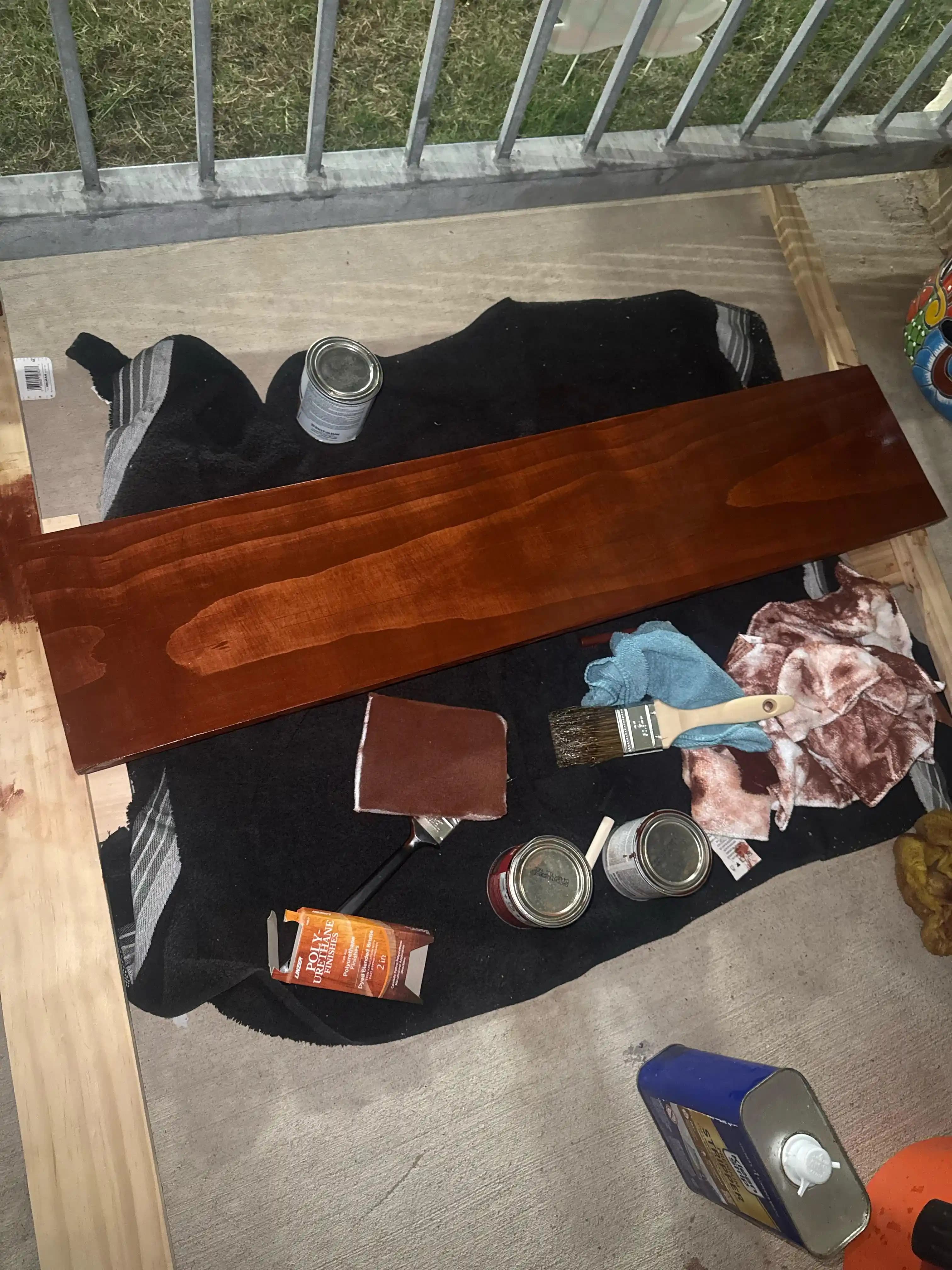 Ahşap Boyama ve Zımpara İşlemlerinde Çam Ağacı İçin Etkili Teknikler ve İpuçları