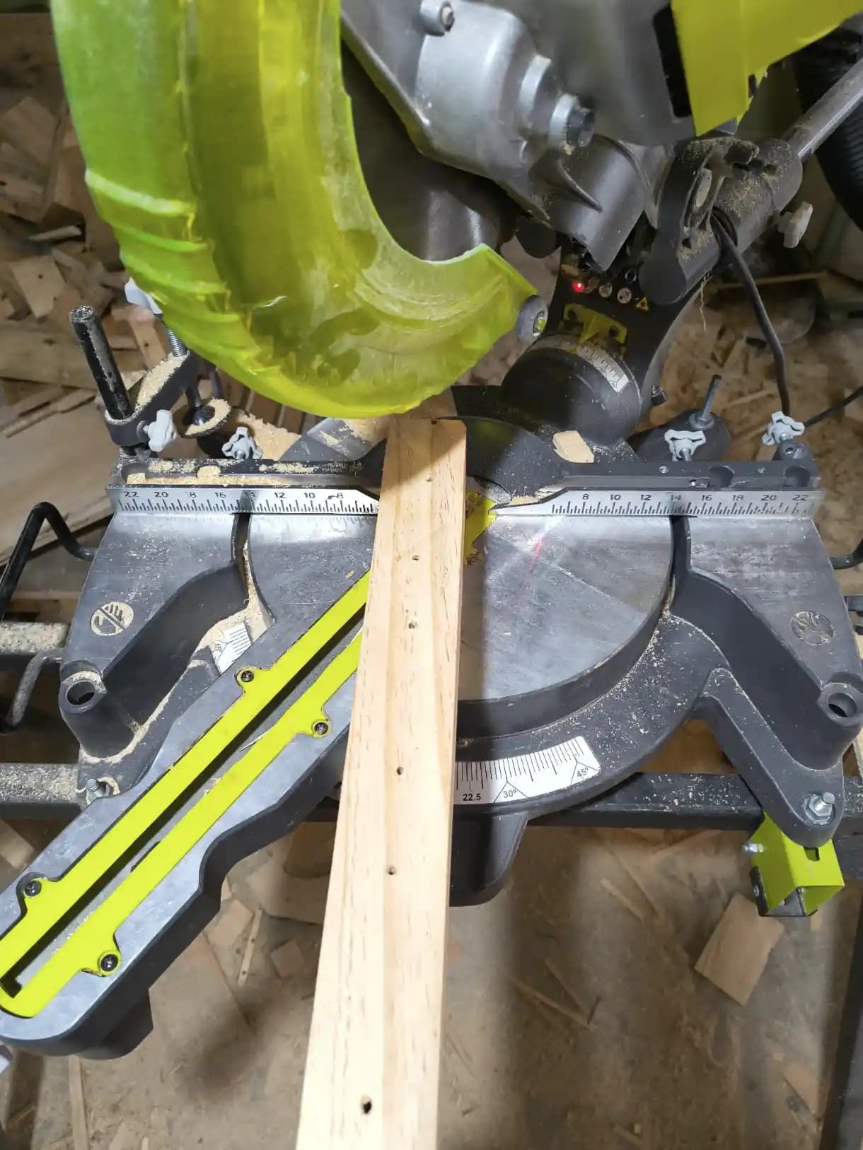 Ahşap İşlerinde Açı Kesimlerinde Doğru Sabitleme ve Kelepçe Seçenekleri