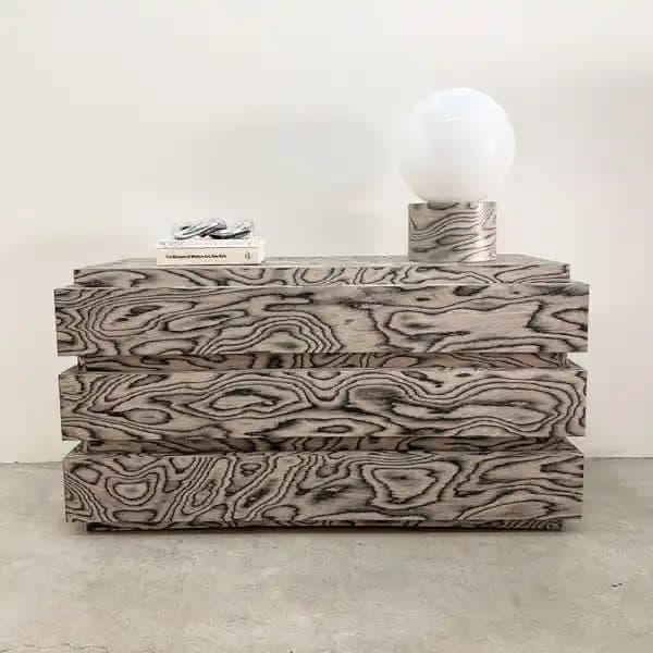 Alpi Sottsass Kaplama Teknikleri ve Ahşap Yüzey İşlem Yöntemleri Üzerine Detaylı İnceleme